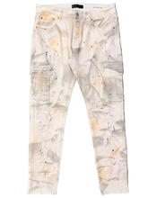 Load image into Gallery viewer, White pants with abstract patterns 
